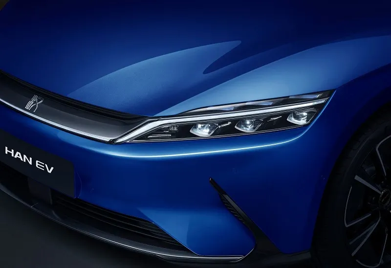 Frente delantero futurista