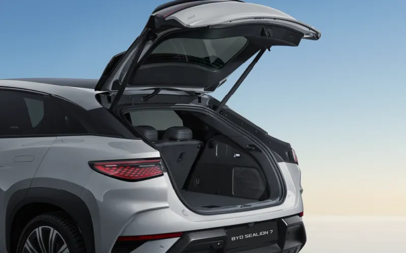 Maletero trasero eléctrico e inteligente