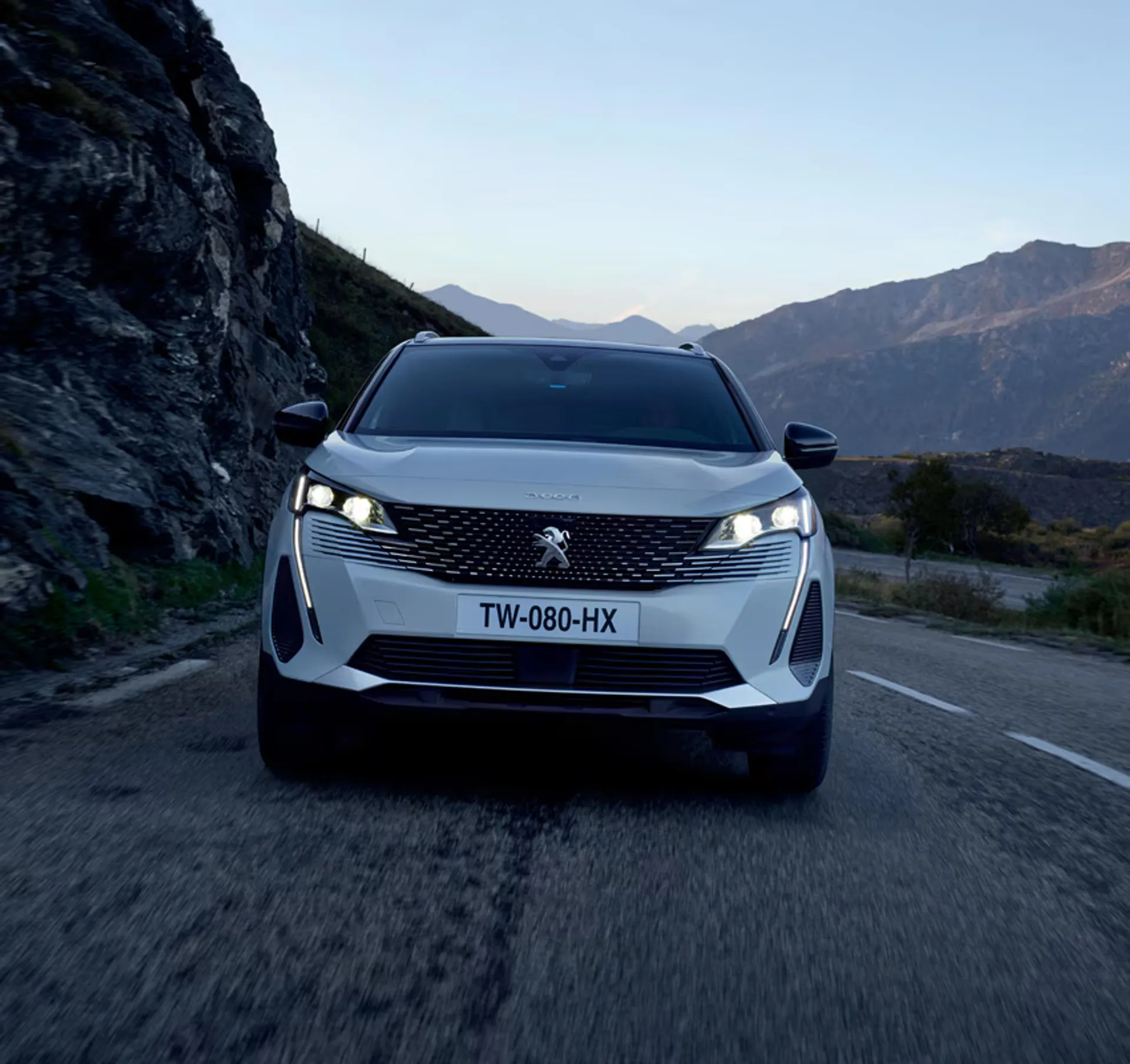 SUV 3008 HYBRID4